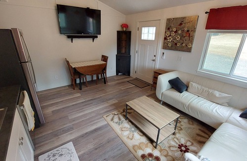 Salem Cottage | Amazing Cottage in a peaceful and secluded location in West Salem.