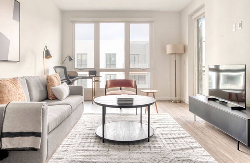 Emeryville Apartment | Amazing Emeryville 2BR w/ Pool, Gym & W/D, walk to Safeway, by Blueground