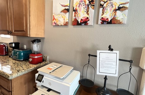 Spring Valley House | Amazing heated pool and private Hot tub 3 br in heart of Las Vegas