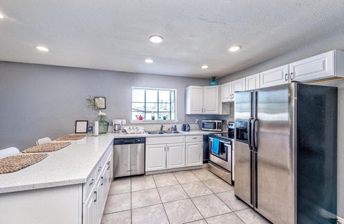 Richfield House | Amazing house 4 miles to the strip