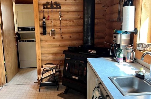 Conner Cabin | Amazing Log Cabin with Stunning Views in Conner, Montana