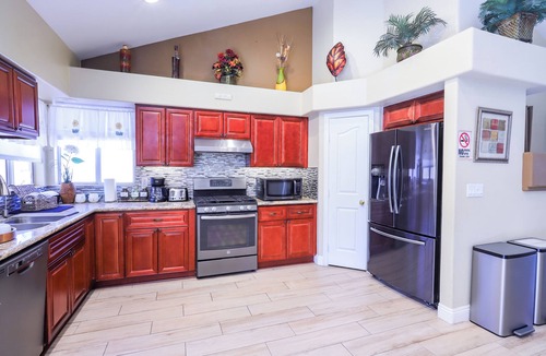 North Las Vegas House | Amazing stay in delightful North Las Vegas with AC, pool, and spa