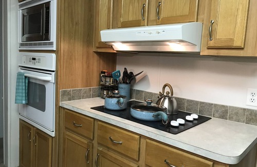 Meadview House | Amazing Views with 3 bedrooms near Grand Canyon and Skywalk