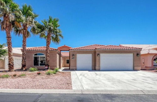 Fort Mohave House | Amazing Waterfront Retreat close to amenity's