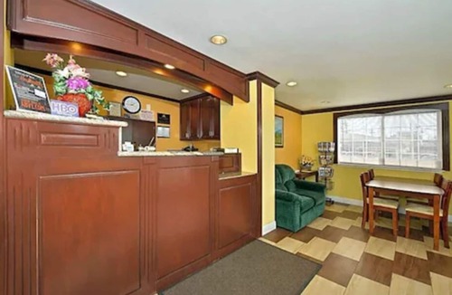 Yuba City Hotel | America's Deluxe Inn