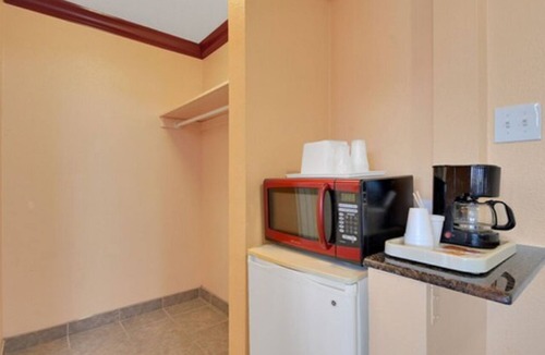 Yuba City Hotel | America's Deluxe Inn