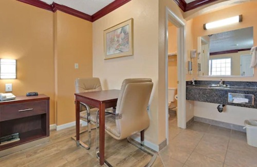 Yuba City Hotel | America's Deluxe Inn