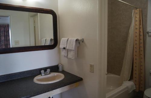 Sunrise Manor Hotel | American Inn