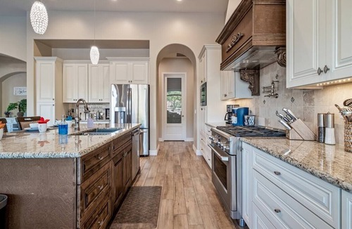 Gold Canyon House | An Arrow Escape! Views, Outdoor Games, Htd Pool & Spa