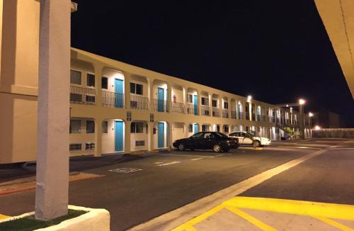 Northwest Anaheim Hotel | Anaheim Executive Inn & Suites