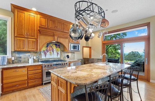 Ladd Hill House | Anbrila Vineyard House, 5-Bedroom w/Pool, Hot Tub, Mt. Hood + Vineyard Views!