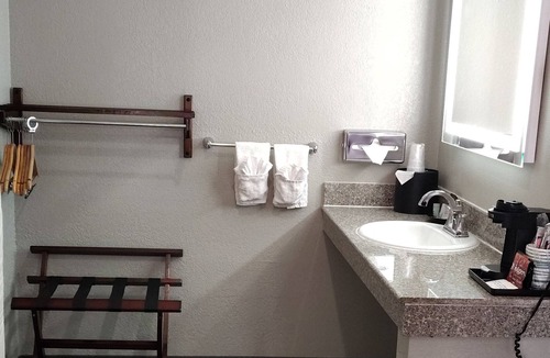 Cascade Hotel | Anderson Inn