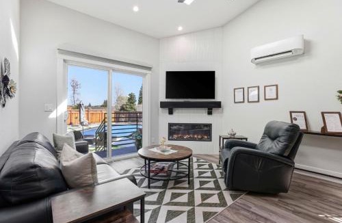 San Ramon Apartment | Angie Oasis Yard, Loft & Stocked Kitchen