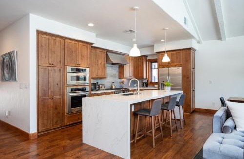 Truckee House | Annie's Loop, Gray's Crossing 10215