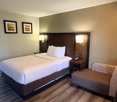 Antioch Hotel | Antioch Inn and Suites