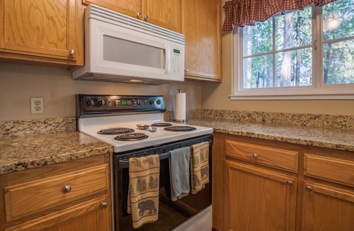 Dorrington Cabin | Apache Pines | A/C, 3 BR & Summer Pools
