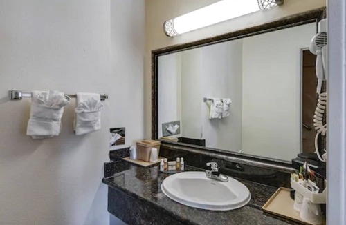 Munras Avenue Hotel | Arbor Inn Monterey