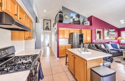 River Mountain Apartment | Arcade, Bikes, Massage Chair, Billiards, Spa, BBQ