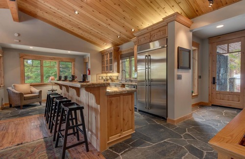 Country Club Estates House | Arcade, Foosball, Spa, Shuffleboard, Grill, Open Floor plan, 5mins to Heavenly - Timber Lodge