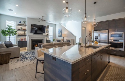 Santa Clara House | Arcadia 28/29 | Sleeps 40! 10 Bedrooms * 2 Private Hot Tubs * Pool Table * Ping