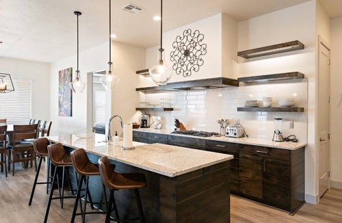 Santa Clara House | Arcadia 28/29 | Sleeps 40! 10 Bedrooms * 2 Private Hot Tubs * Pool Table * Ping