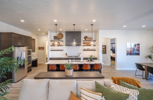 Santa Clara House | Arcadia 56 | Arcade * Sleeps 26 * Games * Patio BBQ