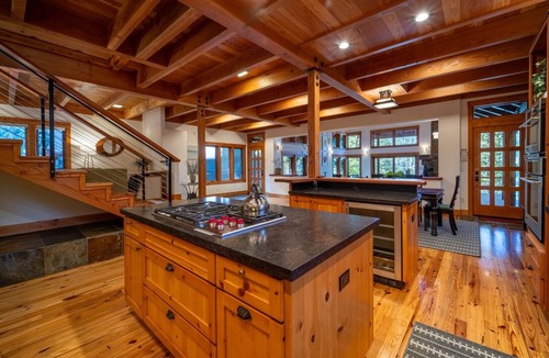 Truckee House | Architectural Beauty with Views, Steps to The Lake and Piers