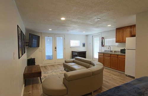 Hurricane House | Area 51 | Private Micro Pool-Resort | Pets OK