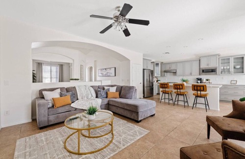 Chandler House | Arizonas best golf minutes away! Close to CHD