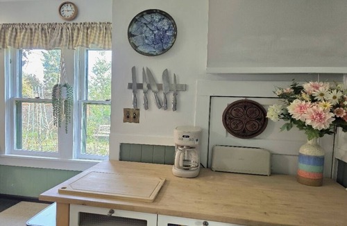 Gladstone House | Artist Farmhouse with Garden Views