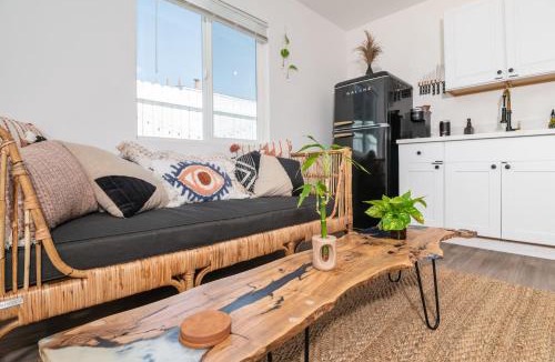 Clairemont House | Artist micro-villa with kitchen, firepit & theater