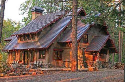 Ashland House | Ashland Lodge w/Lake Views & Game Room Loft