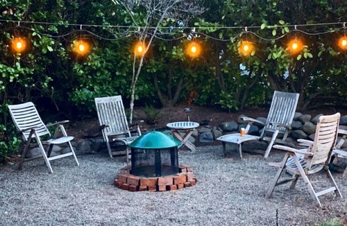 Siskiyou-Hargadine Historic District Bed & Breakfast | Ashland's Premier Eco-B&B: Queen Bed Suite with Mountain Views (Fleur)