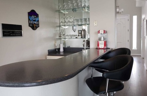 Canyon Gate Master House | ASK ABOUT SPECIALS! 5 Bedroom King Suite w/ Pool & FAST Wi-Fi!