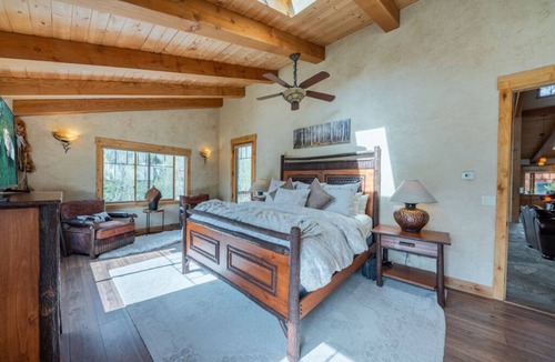 Markleeville Cabin | ASPEN CREEKSIDE LODGE- A Stunning Family and Corporate Retreat
