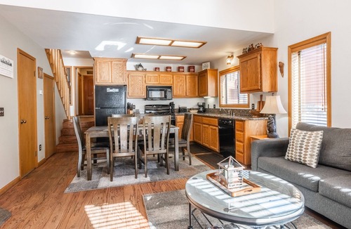 June Lake Condo | Aspen Meadows 9-June Lake, CA Escape! FAST-WIFI!