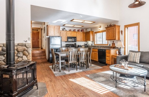 June Lake Condo | Aspen Meadows 9-June Lake, CA Escape! FAST-WIFI!