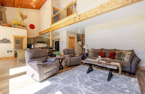 Three Rivers House | Aspen Place - River Access, Ping Pong, Gorgeous Home & Location