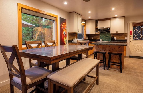 Dorrington Cabin | Astro's Dogwood Cabin ~ A/C and Rec Center Access