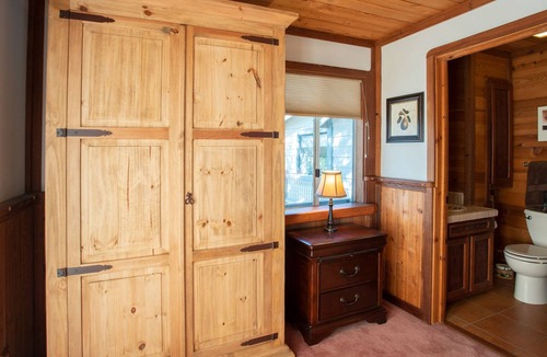 Atascadero Cabin | Atascadero Lodge, Loft & Lounge