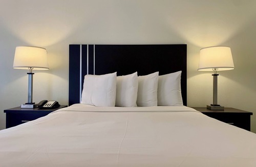 Morro Bay Hotel | Avalon Inn Downtown Morro Bay