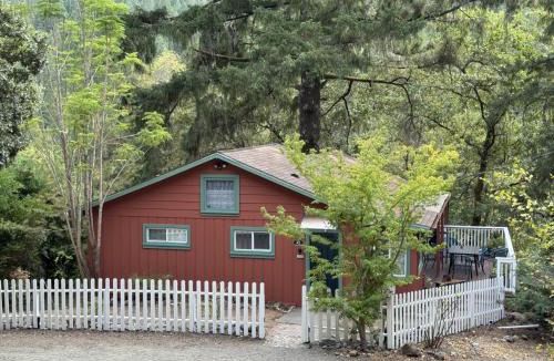 Myers Flat House | Avenue of the Giants Caraway Cottage (#3)