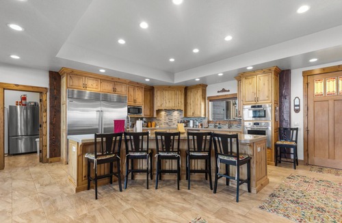 Dingle Cabin | Averon Lodge – Luxury Estate at Bear Lake (Sleeps 80)