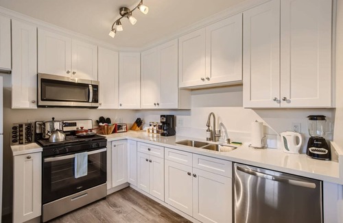 North Valley House | Awesome 6BR - 15 Min To Beach