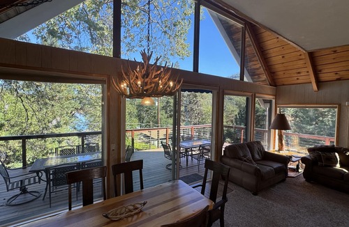 Lakehead House | Awesome Family Lake House, Big Deck, Game Room - Shasta Lakeshore Retreat #17