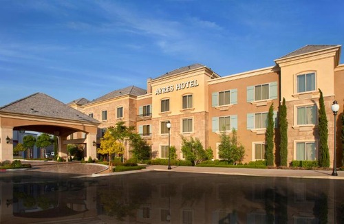 Los Serranos Hotel | Ayres Hotel Chino Hills Ontario