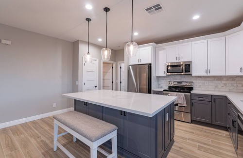 Gilbert House | AZ GO Rentals: 2022 built, 3bd/2ba, 2car garage and PICKLEBALL COURT! DETACHED!