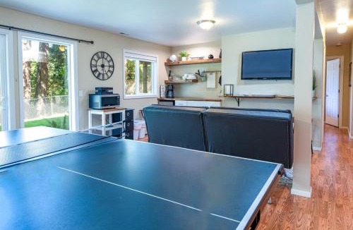 Corvallis Apartment | Baby Bella- w/concierge laundry service