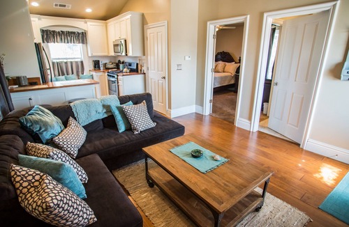 Paso Robles Apartment | Baby Bliss-All the Bliss you need, in downtown Paso Robles!