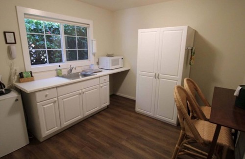 Baywood Park Bed & Breakfast | Back Bay Inn